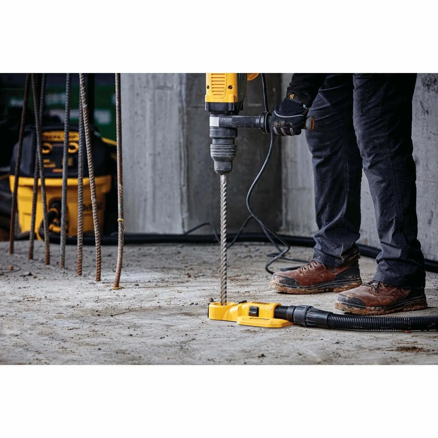 DEWALT DW5827-1-3/8-Inch By 18-Inch By 22-1/2-Inch 4-Cutter SDS Max Rotary Hammer Bit
