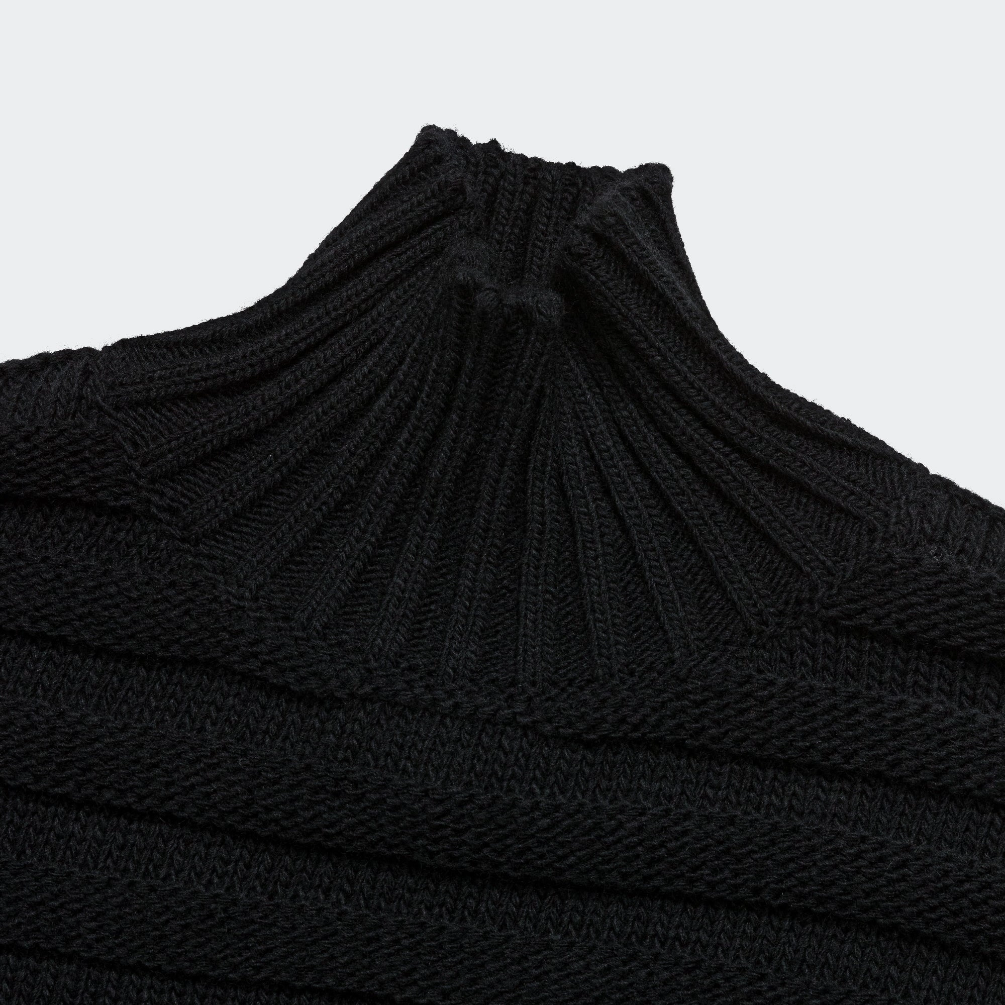 Horizontal Links Pullover Knit - Black