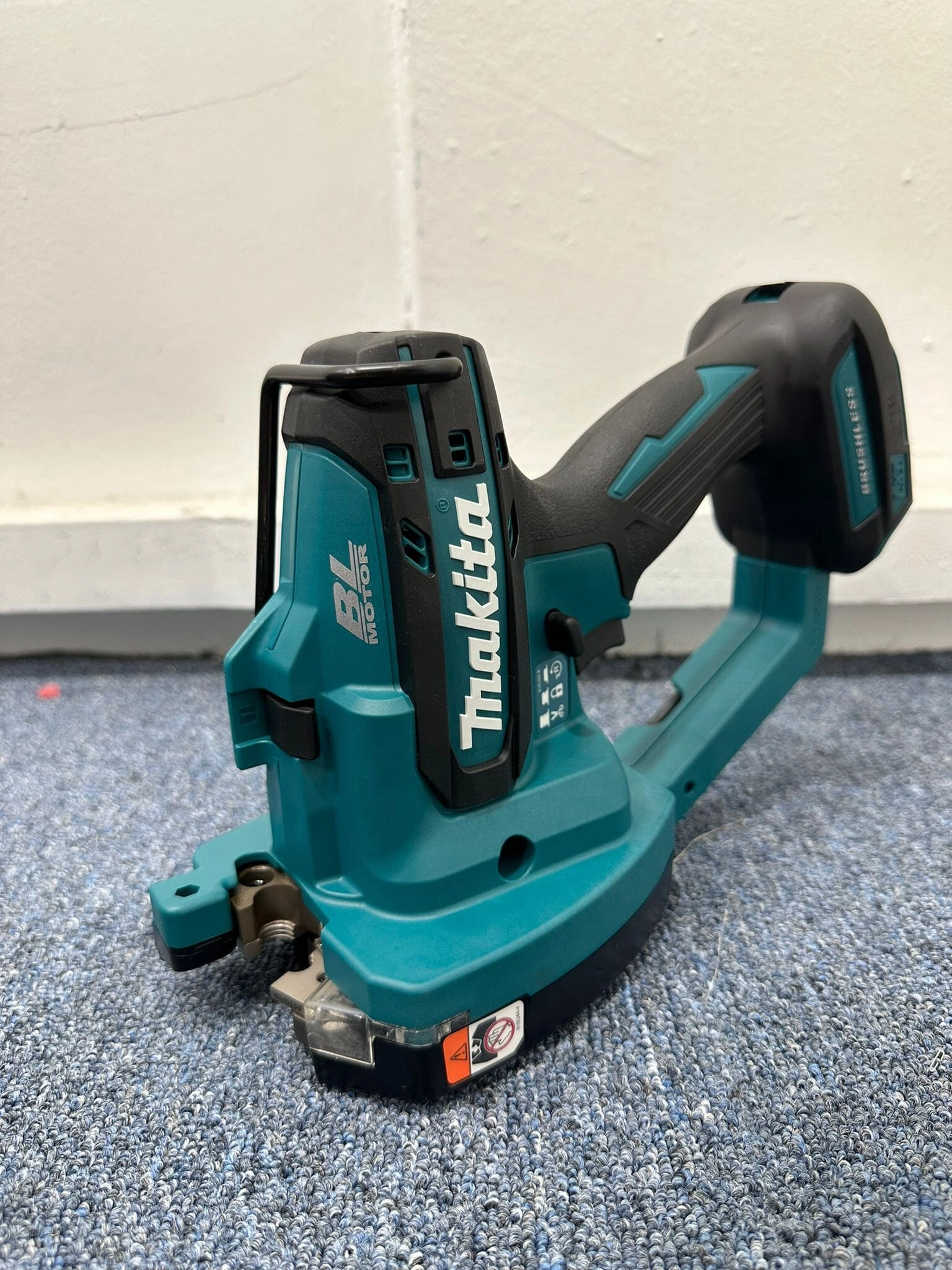 Makita M-DSC102ZJ 18V Cordless Threaded Rod Cutter (Body Unit) | Model : M-DSC102ZJ (Discontinued)