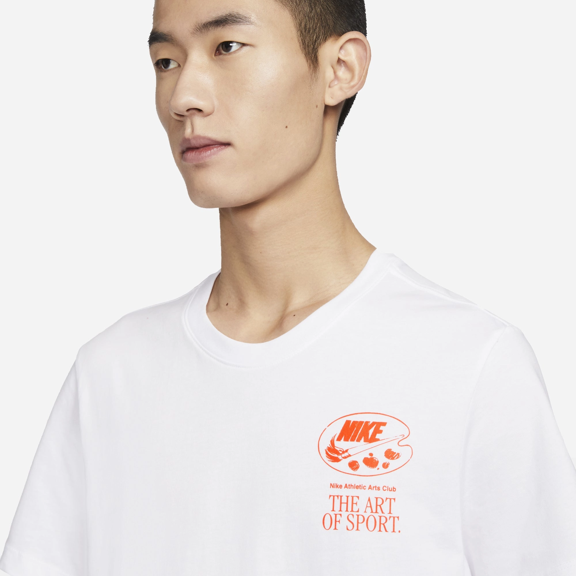 Nike | SPORTSWEAR  { WHITE
