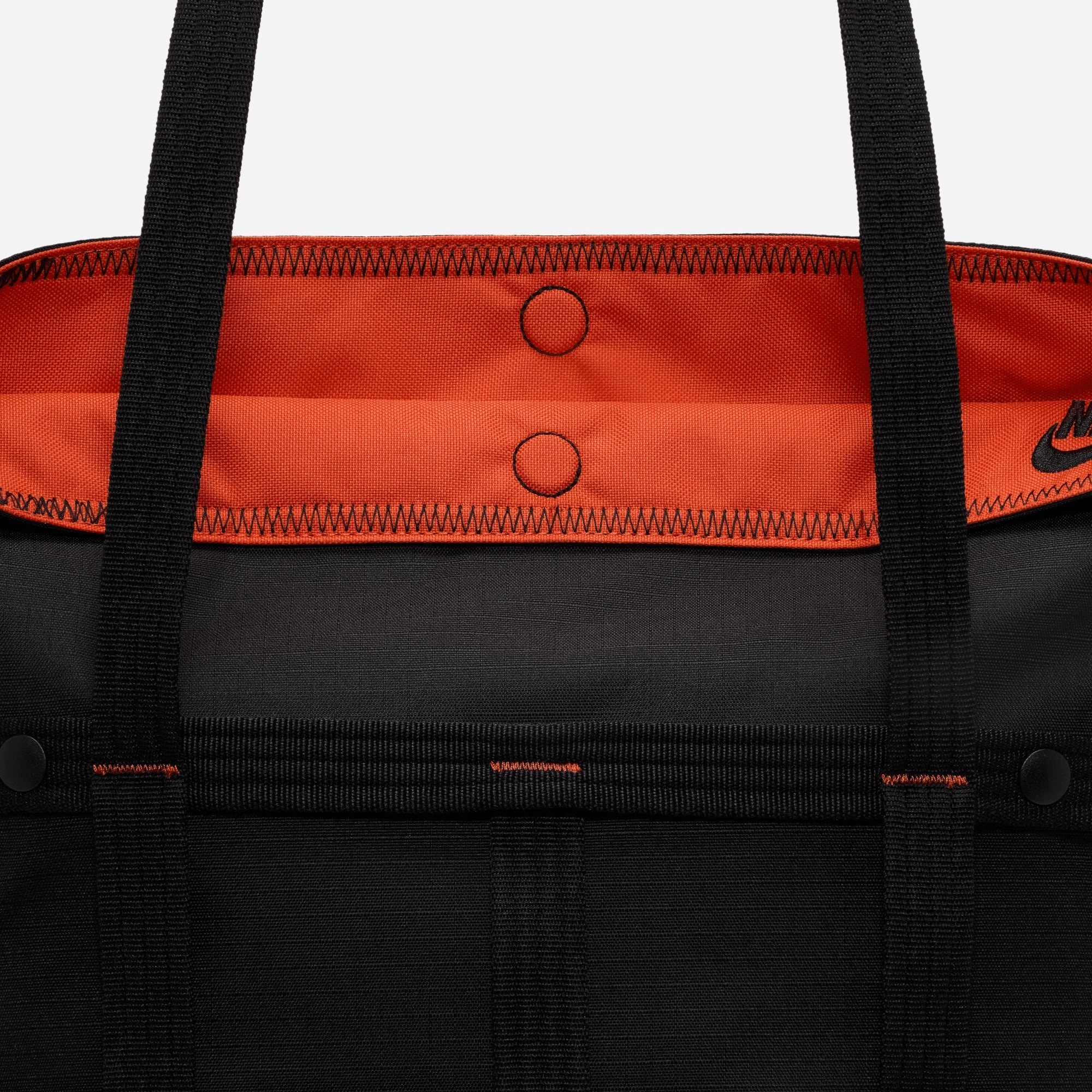 NIKE | SPORTSWEAR CARGO TOTE (12L) { BLACK/BLACK/ORANGE