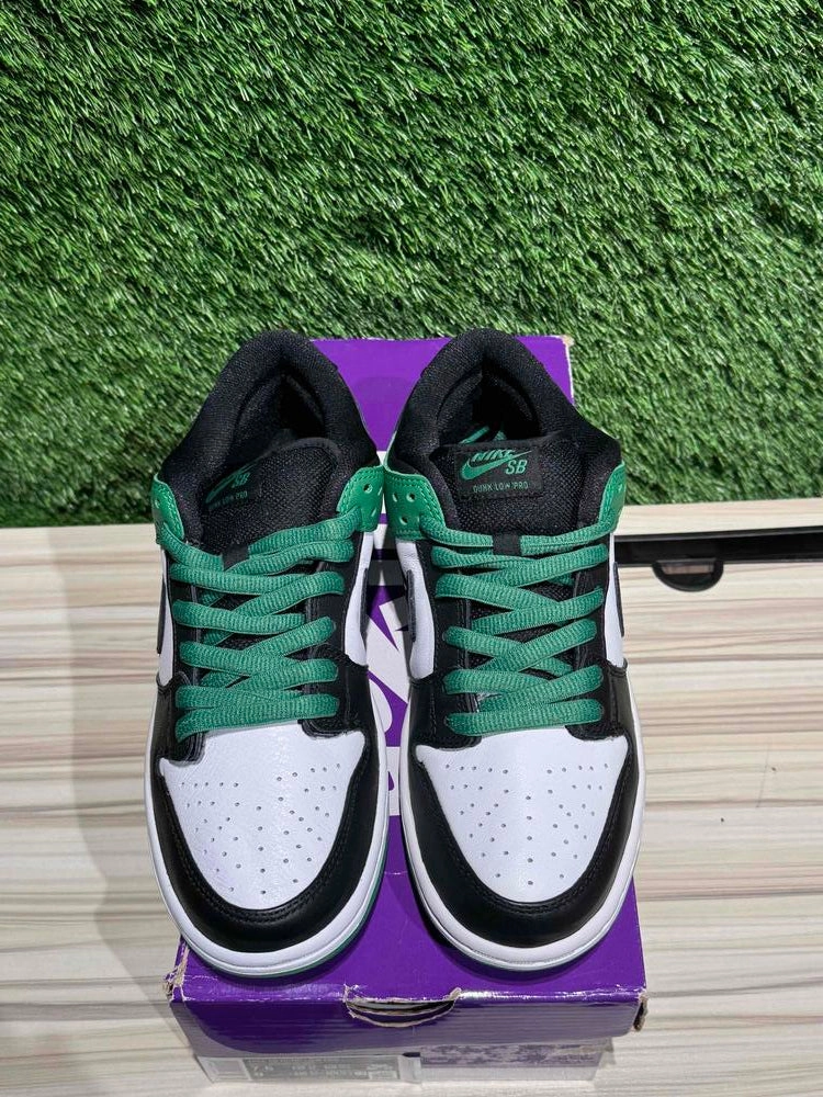 Nike SB Dunk Low Classic Green Sz 7.5M/9W
