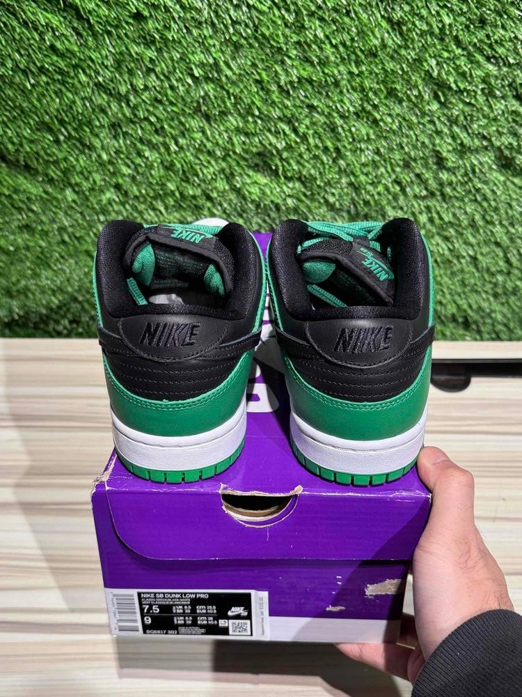 Nike SB Dunk Low Classic Green Sz 7.5M/9W