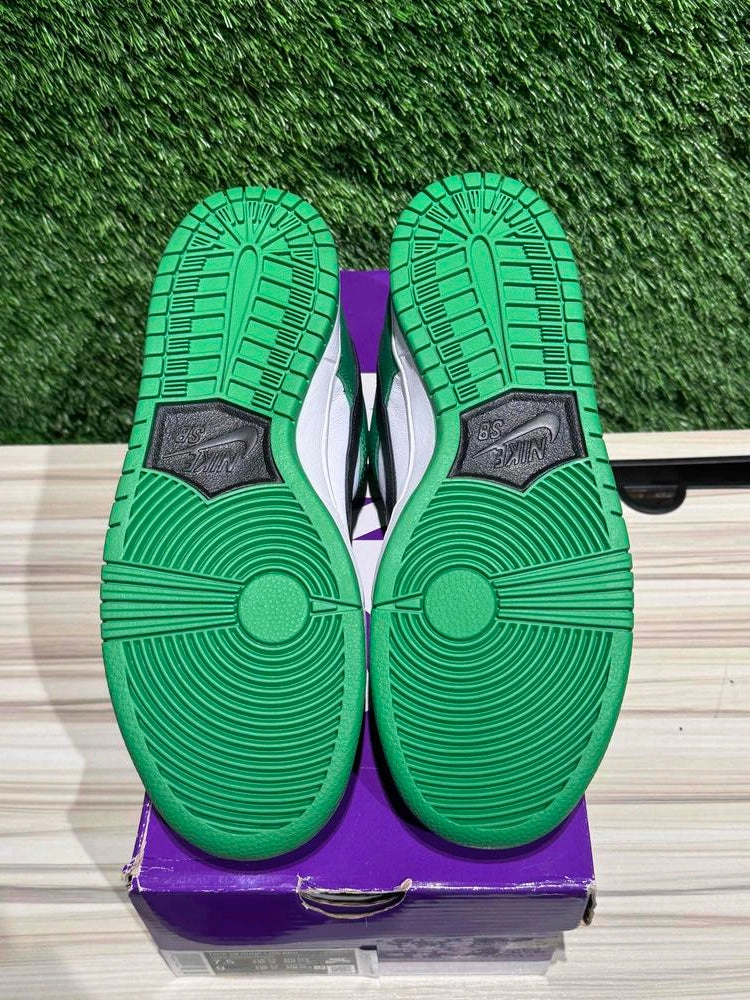 Nike SB Dunk Low Classic Green Sz 7.5M/9W