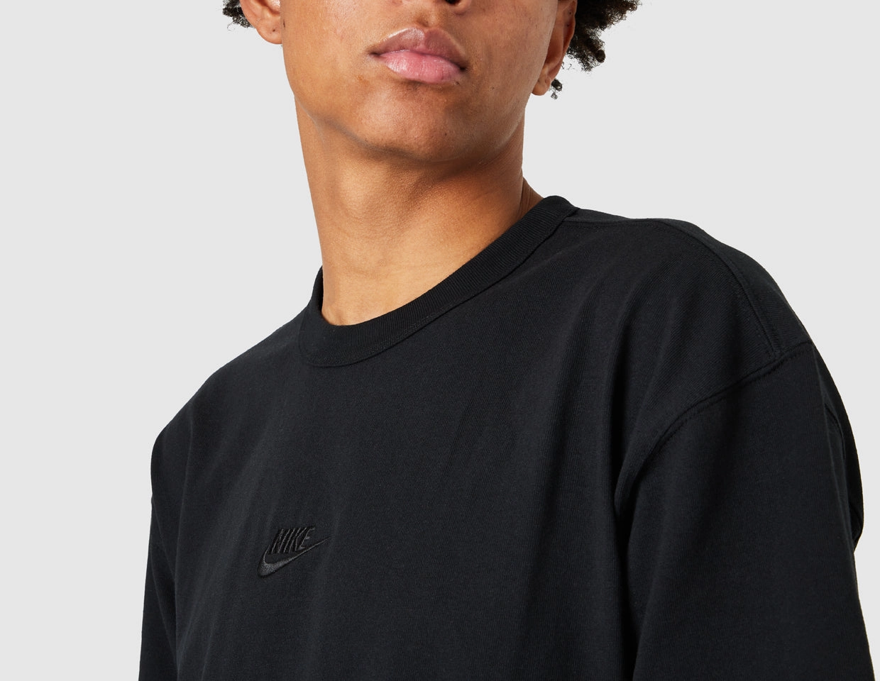 Nike Sportswear Premium Essentials Sustainable T-Shirt  Black / Black