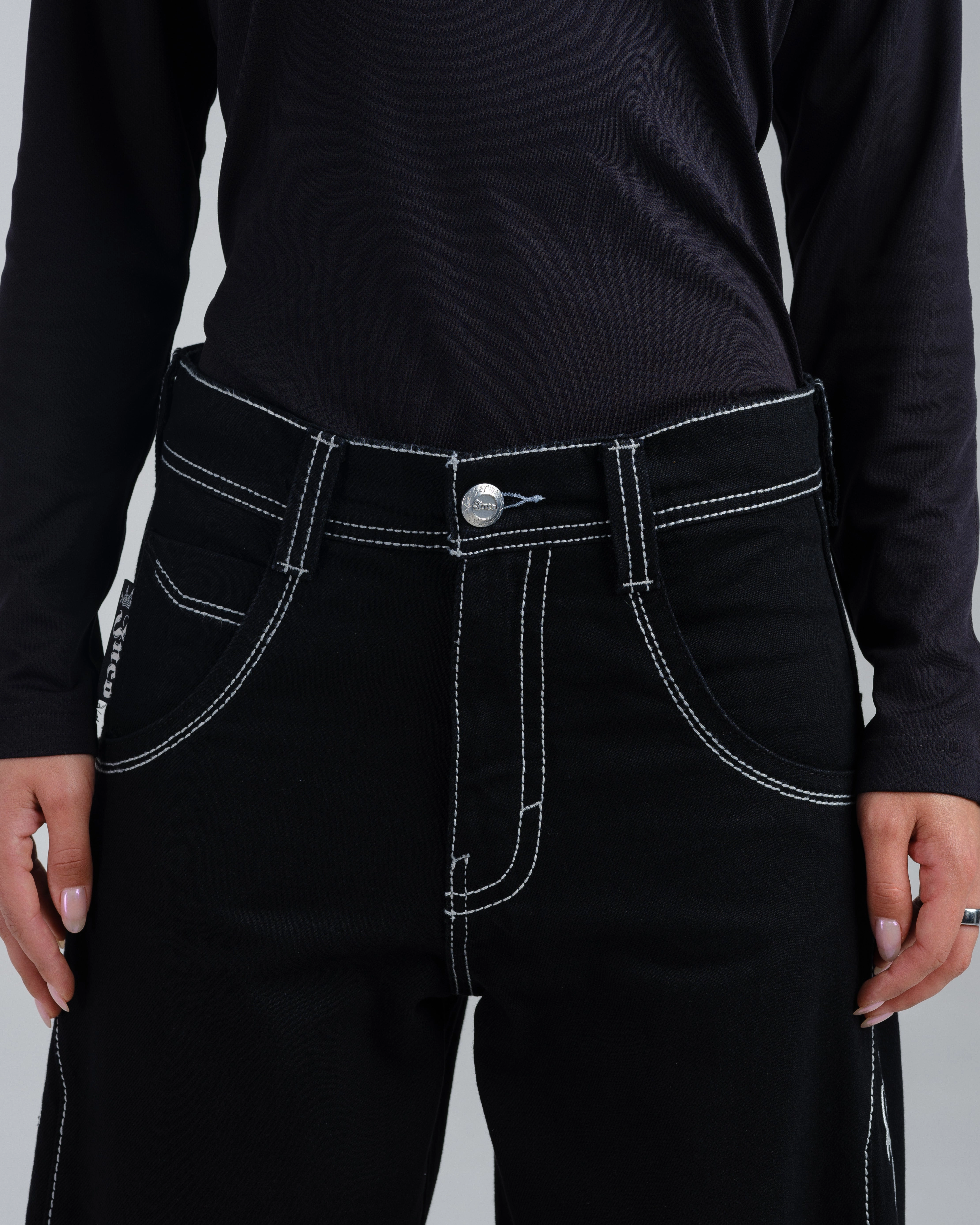 W Majestik. 23". Jet Black.