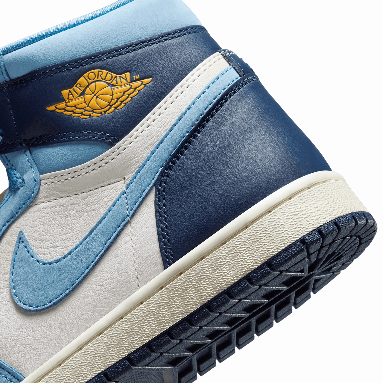 Wmns Air Jordan 1 Retro High OG 'First in Flight'